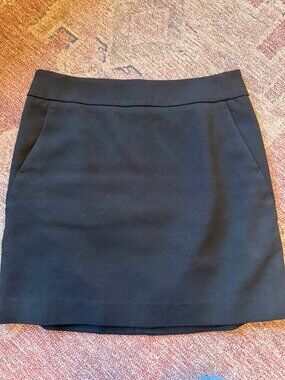 🖤 LOFT Black Mini Skirt